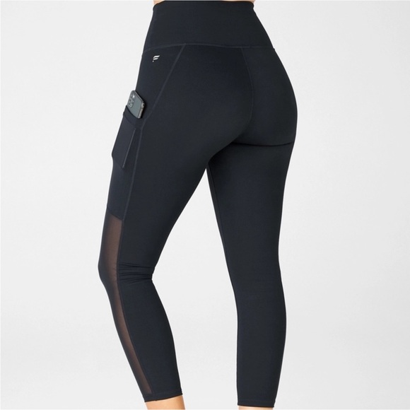 Fabletics NWT RARE Mila High-Waisted Pocket Legging PowerHold Short 3/4 XL 12-14 - Picture 3 of 12